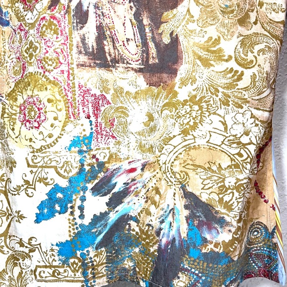 Save the Queen Top.  Snap Button Blouse.  Size Small Very chic and unique design - Picture 7 of 12